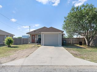 323 Royal Falcon Dr, Del Rio, TX 78840