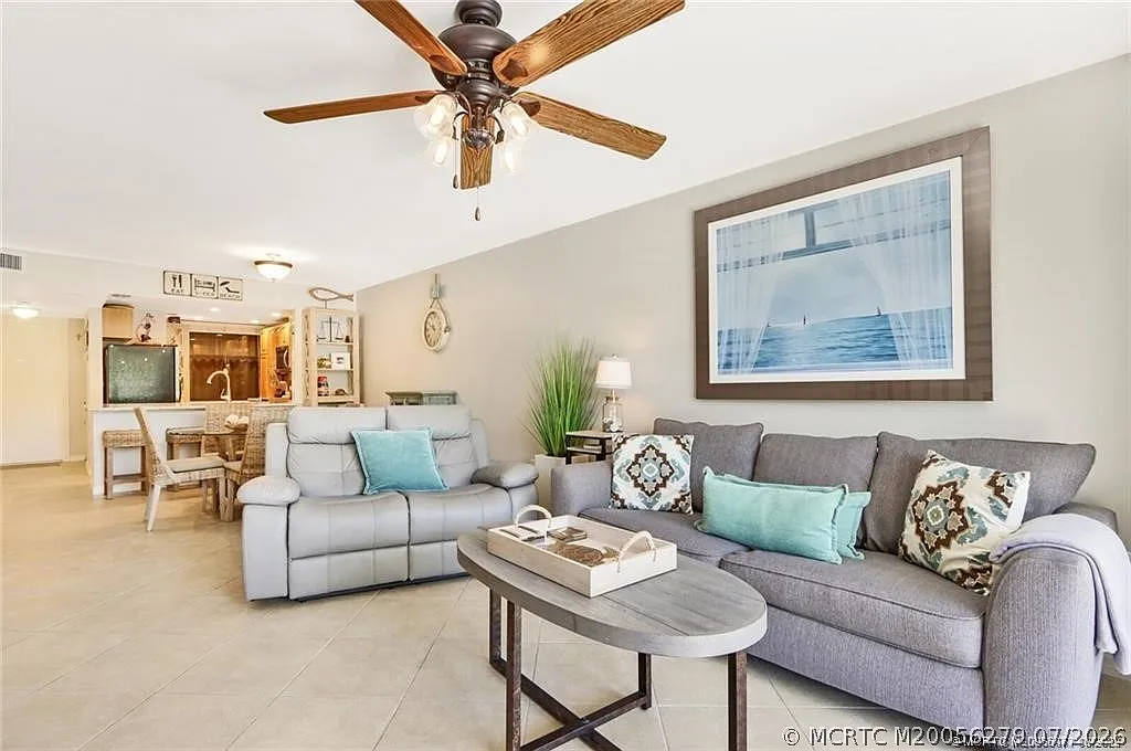 2 bed, 2.0 bath, 1023 sqft, $4,200 — Photo 3