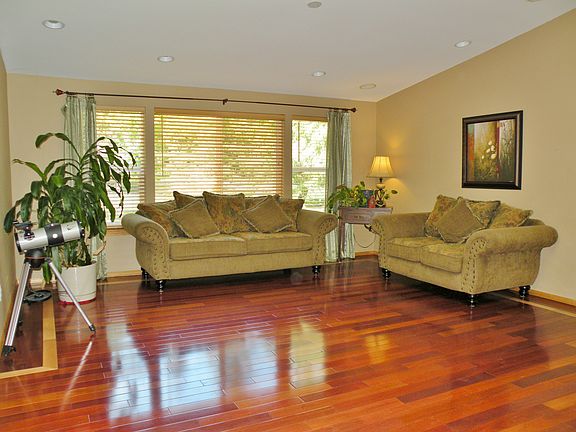 5th image of 7811 Hendershot St NE