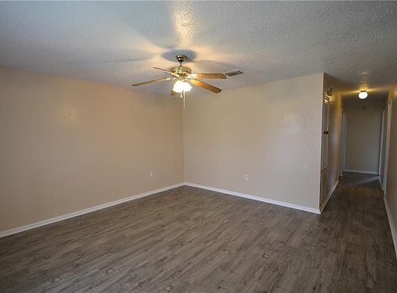 5th image of 104 Gardenia Ln