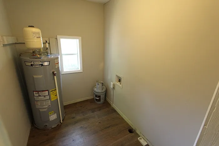 442 Hall St — Photo 17