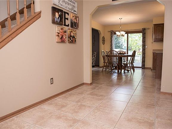 4th image of 3854 Royal Oak Dr