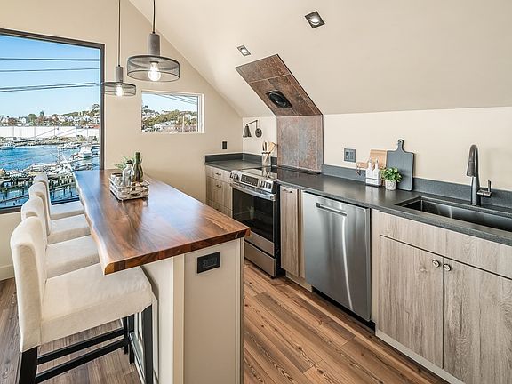 4th image of 86 E Main St #2