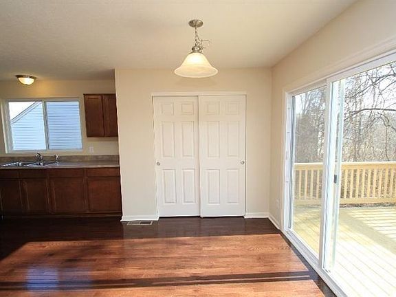 2nd image of 2701 Chopin Dr