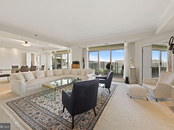 4th image of 5610 Wisconsin Ave Penthouse 17-C