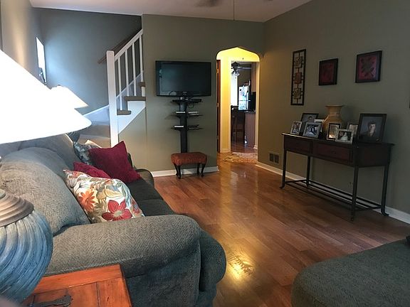 2nd image of 5019 S Lawler Ave