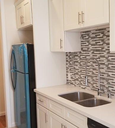 3rd image of 455 N Genesee Ave APT 200
