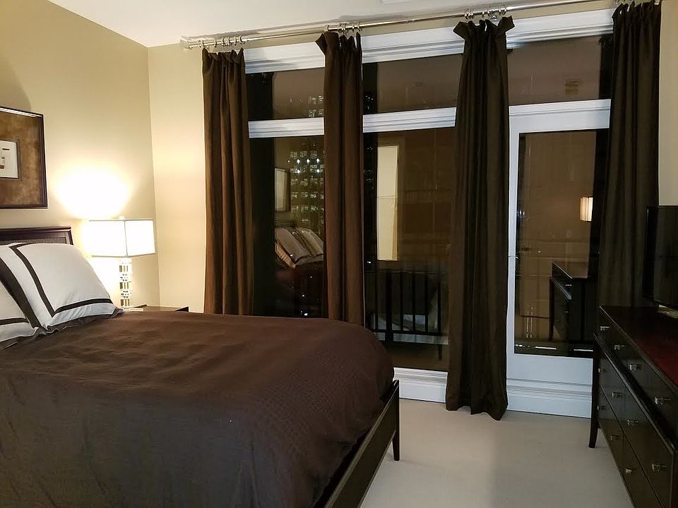 Master bedroom. Queen Bed