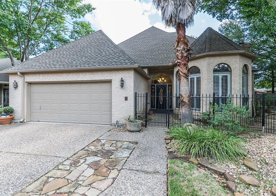 Welcome home to 6502 Preston Trail Dr. A wonderful patio home in Champions Place!