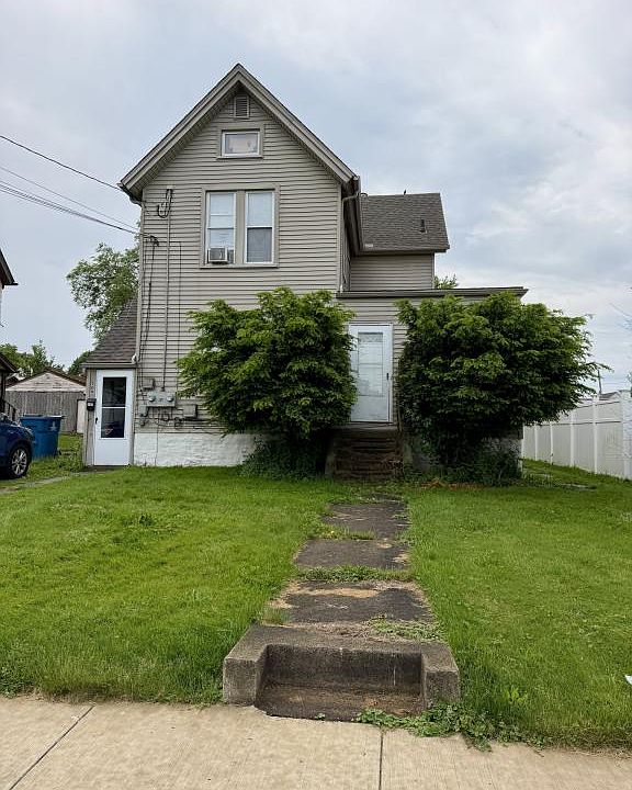 1st image of 107 E 2nd St #107