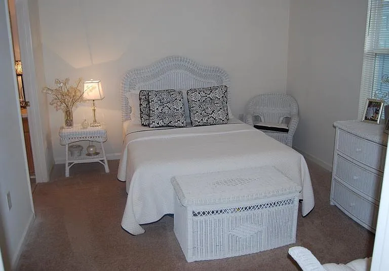 Argyle Place Apartment Homes — Photo 9