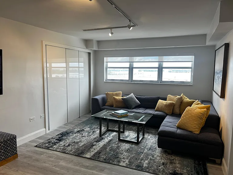 1881 Washington Ave #11 — Photo 6