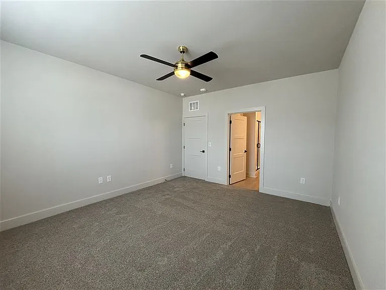 District on the Etowah Apartments — Photo 371