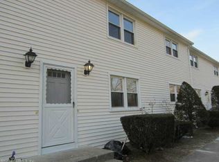 144 E Main St APT 18B, Clinton, CT 06413