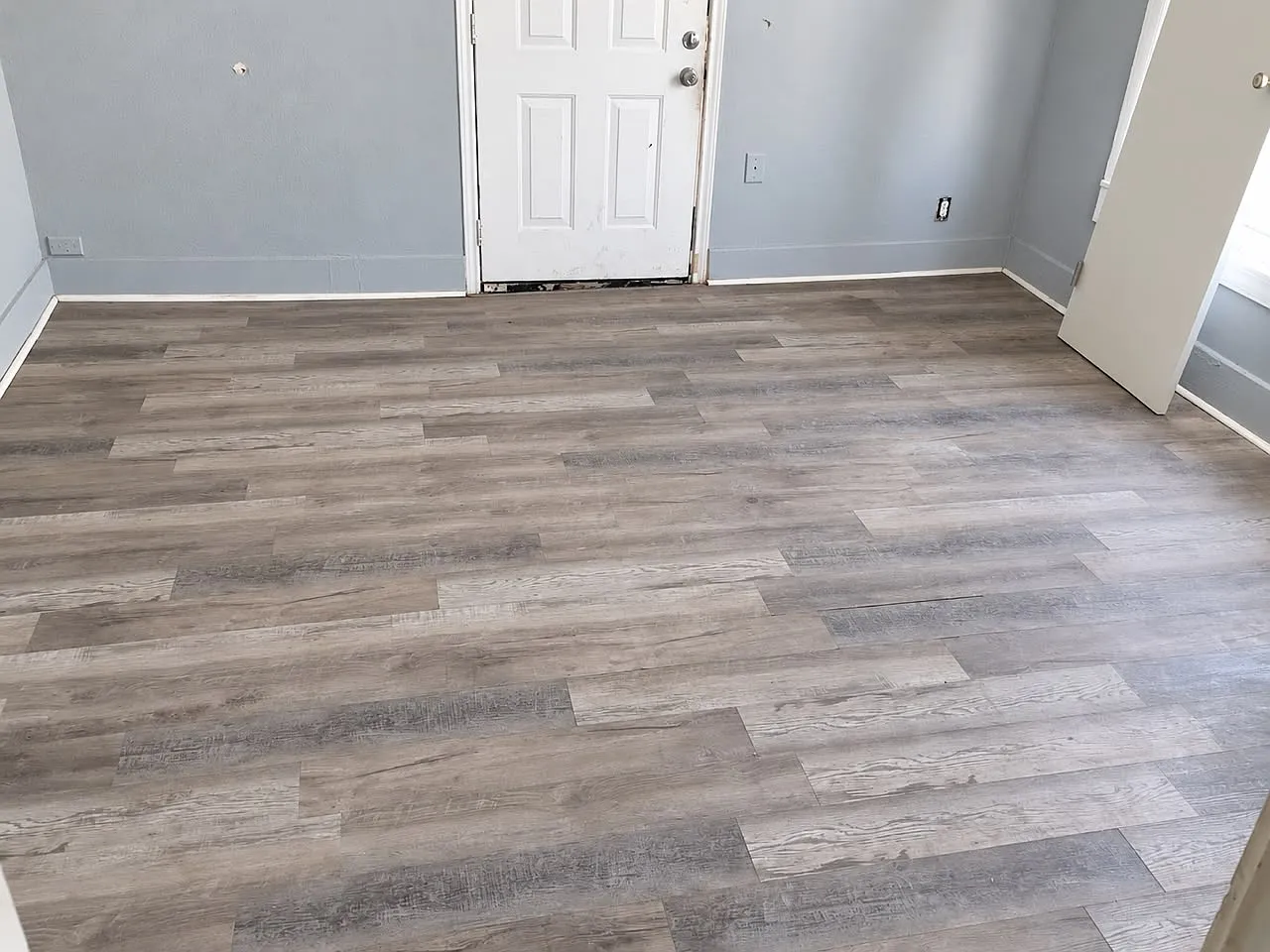2 bed, 2436 sqft, $1,000 — Photo 4