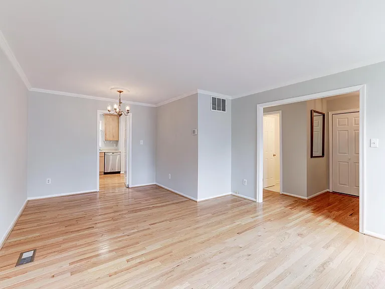 9823 Saint Cloud Ct — Photo 8
