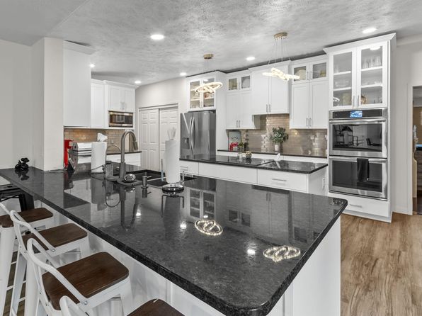 735 N Derby Ave, Giltner, NE 68841
