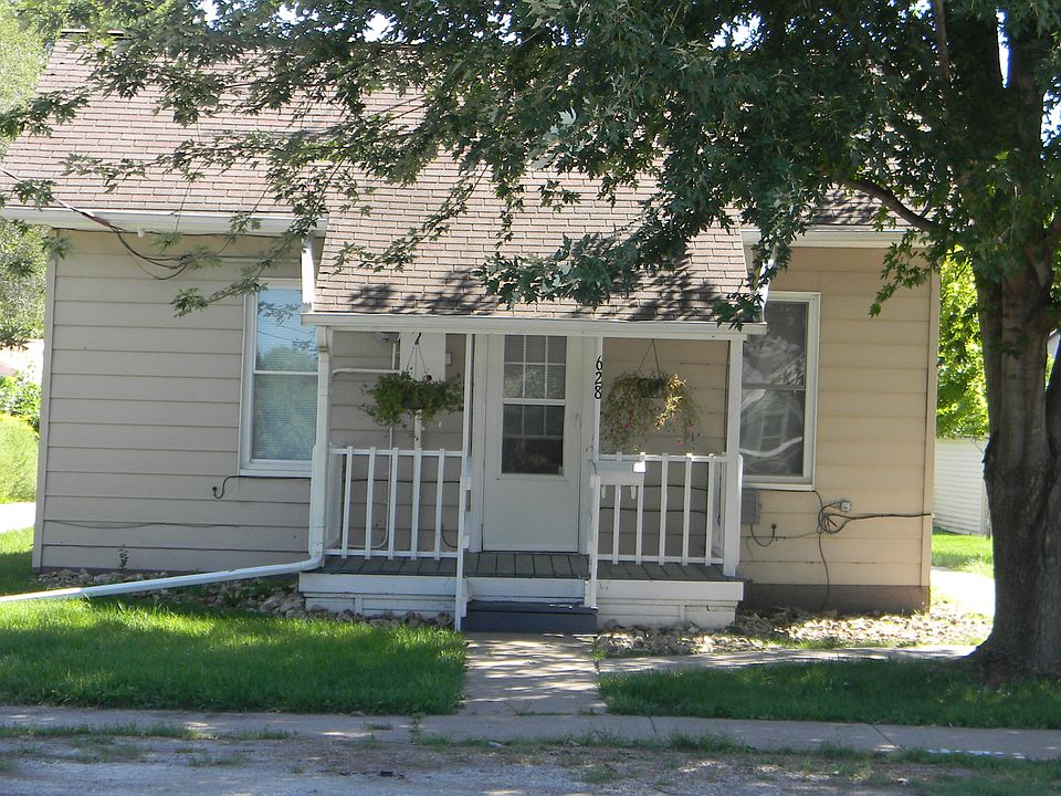 628 Short Ave, Marengo, IA 52301 Zillow