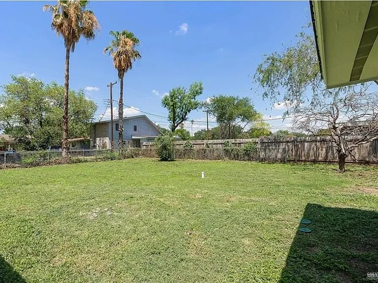806 Walnut Ave — Photo 12