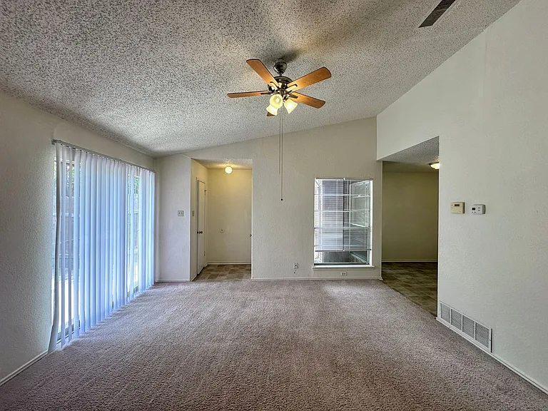 2312 Silverhill Dr — Photo 7