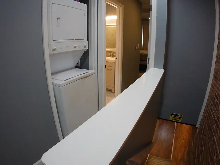 819 N Montford Ave — Photo 16