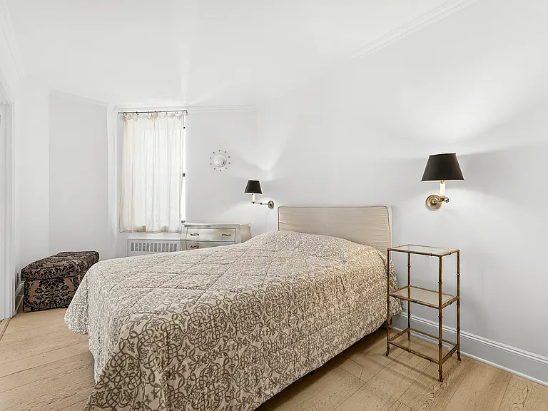 61 E 77th St #7F — Photo 3