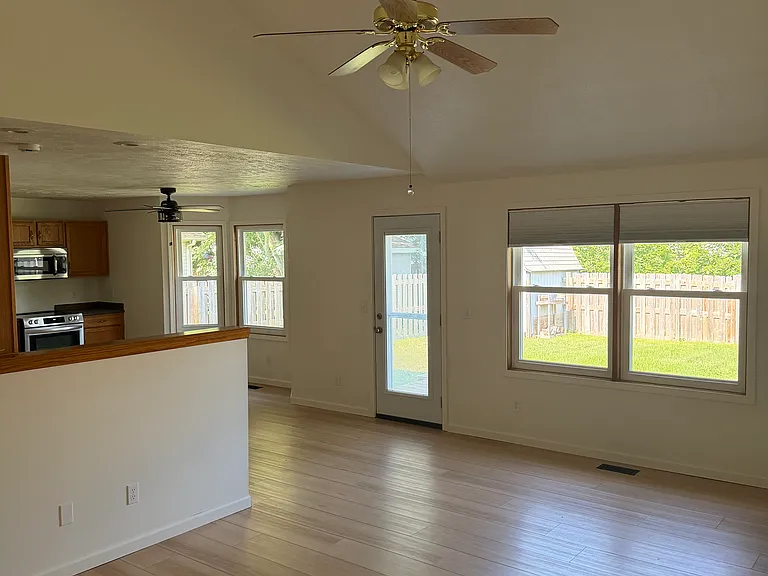 4122 Hedgewood Ct — Photo 12
