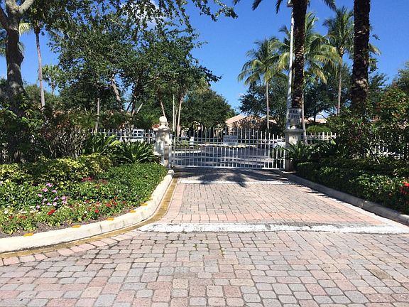 5th image of 800 Via Lugano Cir APT 108