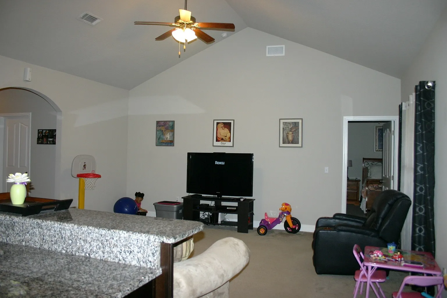 Great South Crestview Location! — Photo 4