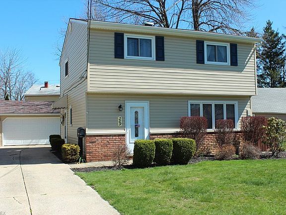 3rd image of 289 Plymouth Dr