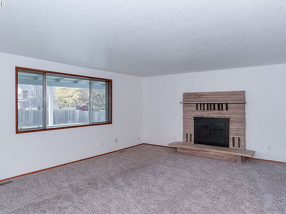 3rd image of 4107 NE 35th Ave