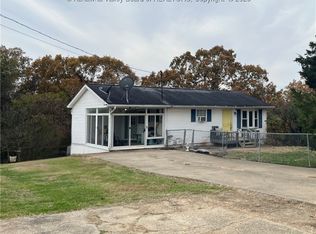 1206 Thomas Ridge Rd, Southside, WV 25123