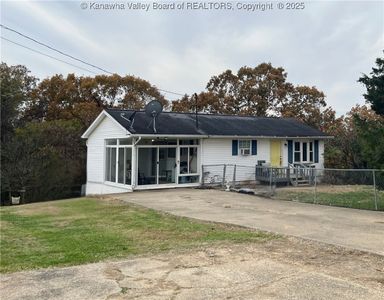 1206 Thomas Ridge Rd, Leon, WV, 25123