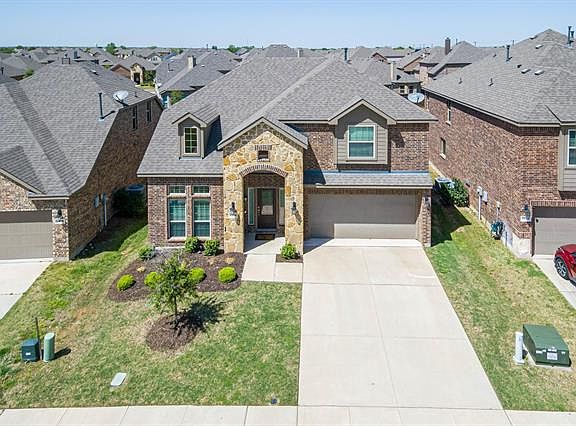 3rd image of 1109 Lake Summit Dr