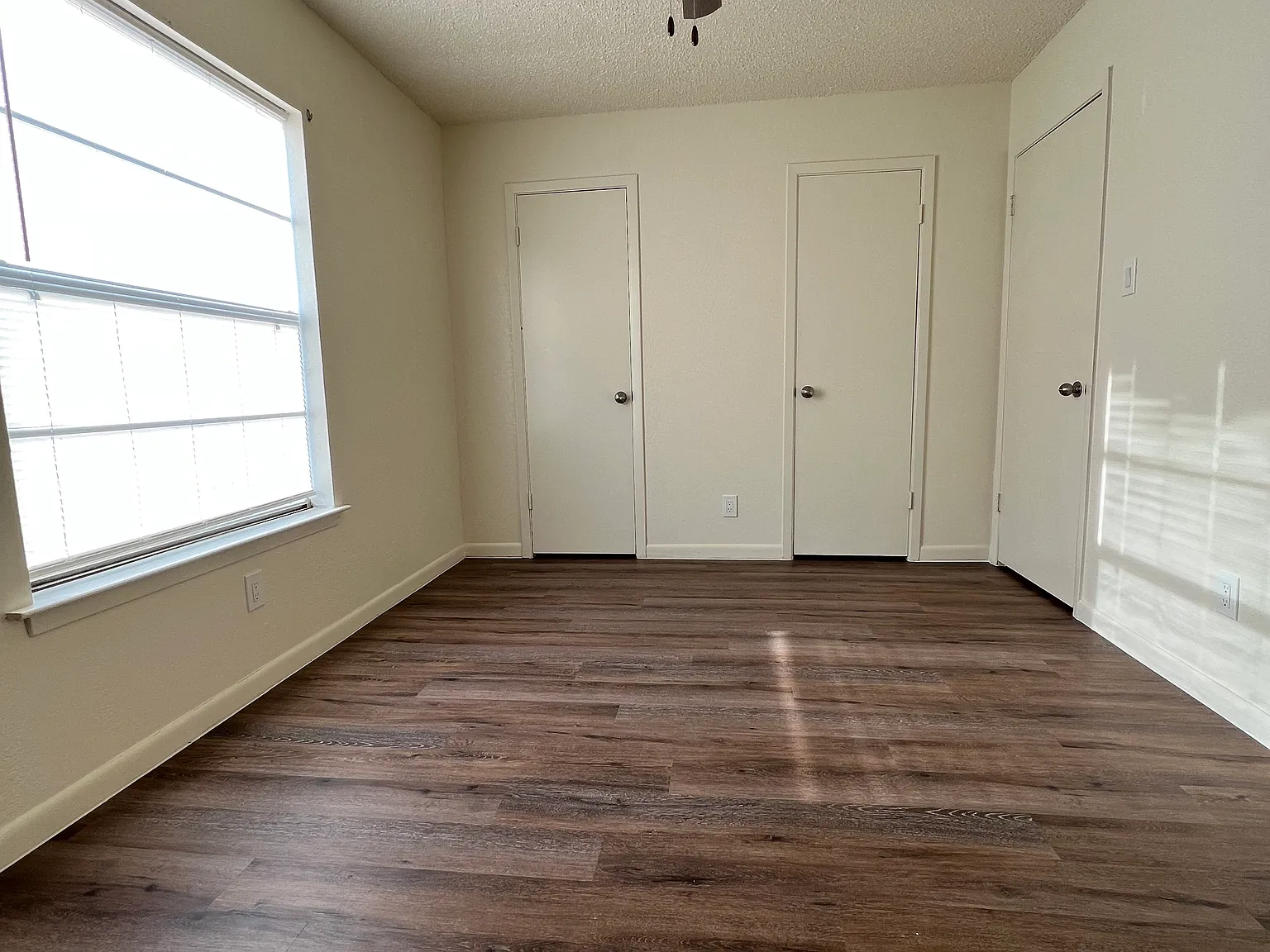 1702 Kirk Ave — Photo 2
