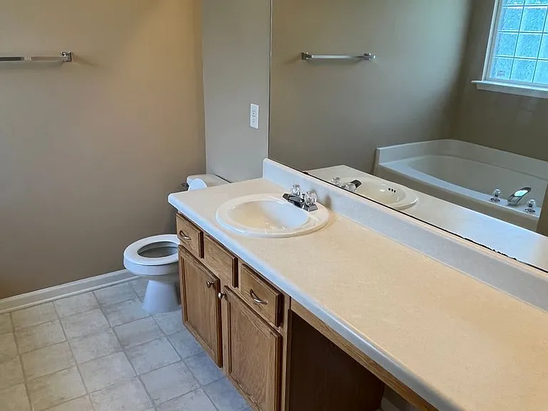 10410 Pickerel Ln — Photo 14