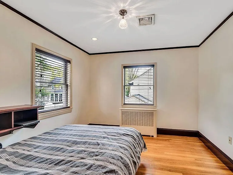 832 Chestnut St — Photo 24