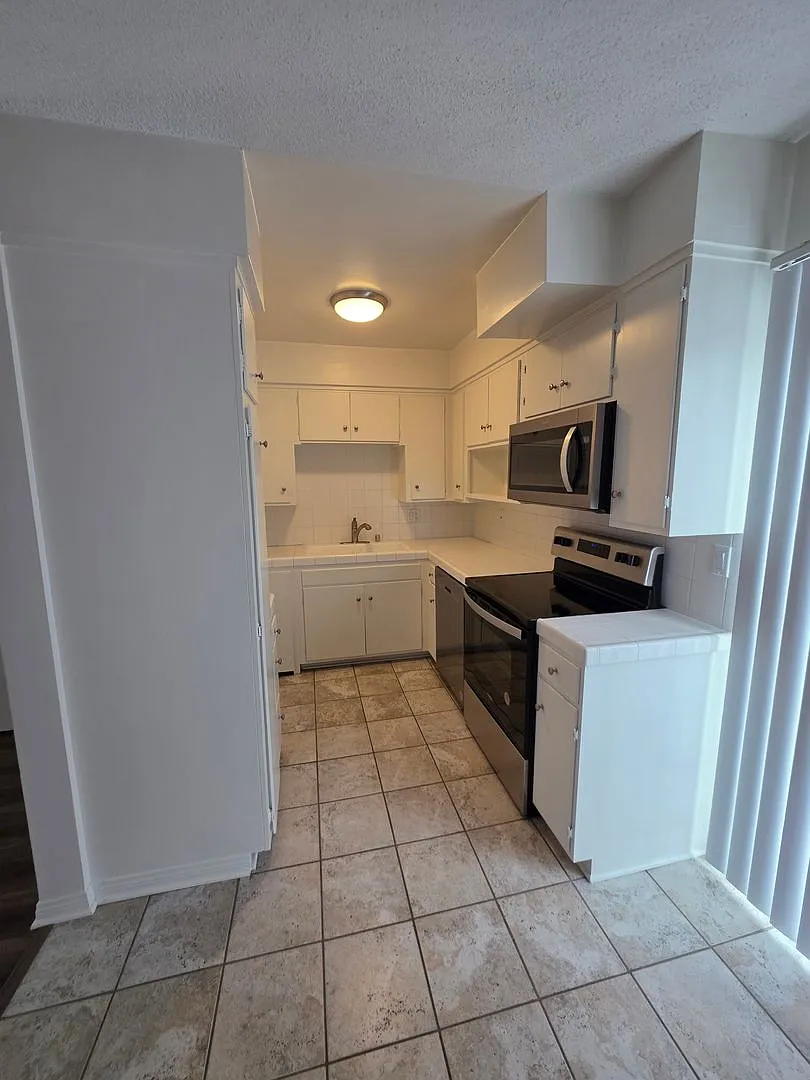 Building Photo - 3505 Emerald St #12