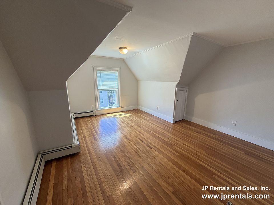 1st image of 36 Pierce St APT 3
