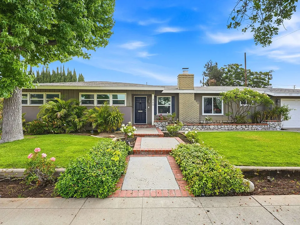 345 N Shattuck Pl