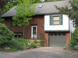 693 Blue Ridge Rd, Pittsburgh, PA 15239