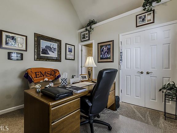 4th image of 449 Blue Creek Ln