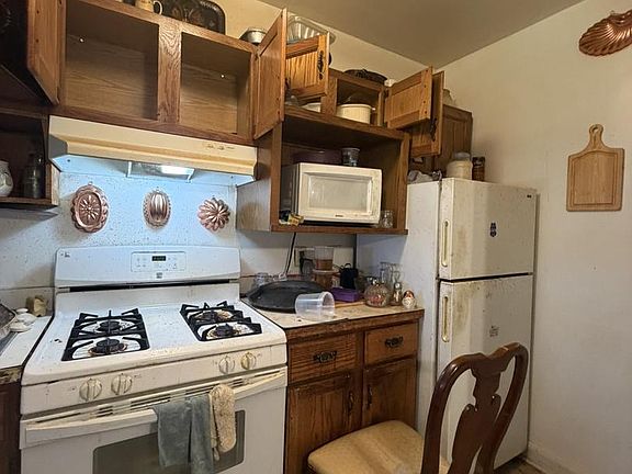 3rd image of 4026 Woodmere Ave