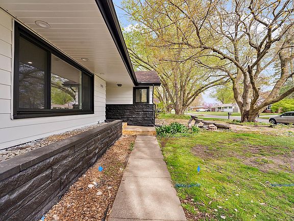 4th image of 1911 Mayfield Dr