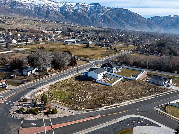 4th image of 641 W Elberta Dr