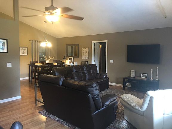 4th image of 9323 Berkshire Cir