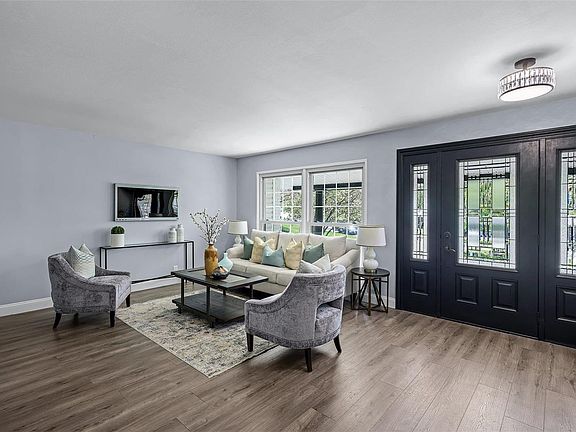 2nd image of 154 Forest Brook Ln