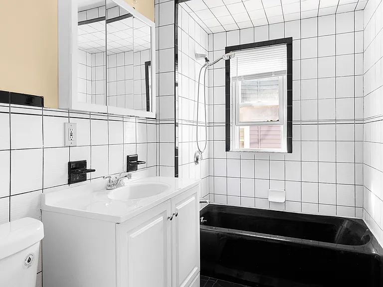 15 Oakland Ave #3 — Photo 7