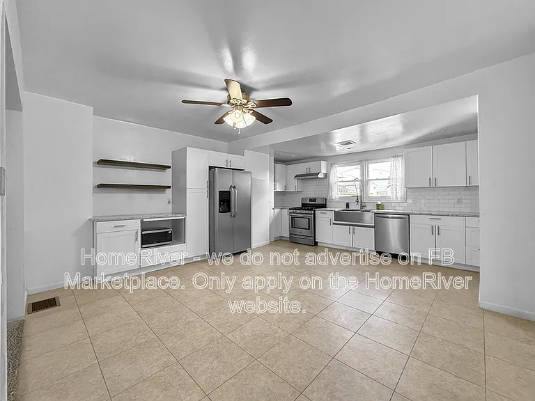 604 Maple St — Photo 1