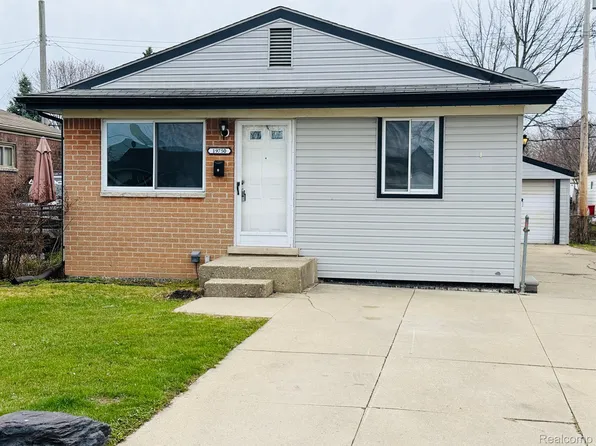 19750 Vermander Ave, Clinton Township, MI 48035